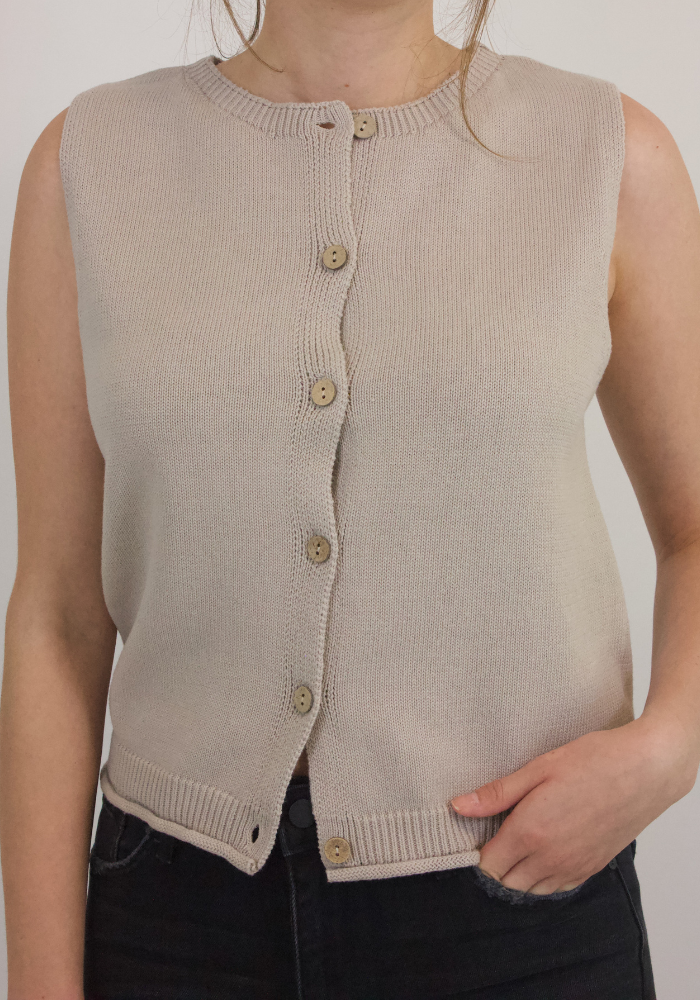 Crafted with quality 100% cotton, Brooklyn is the perfect addition to your fall wardrobe. This effortless yet professional option is comfortable and breathable, and can be dressed up or down with a single change. Featuring a stylish taupe hue, it provides an elevated yet relaxed feel, allowing you to feel your best day and night.