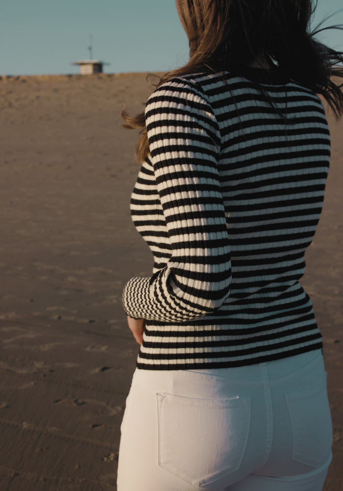 black and white stripe long sleeve sweater